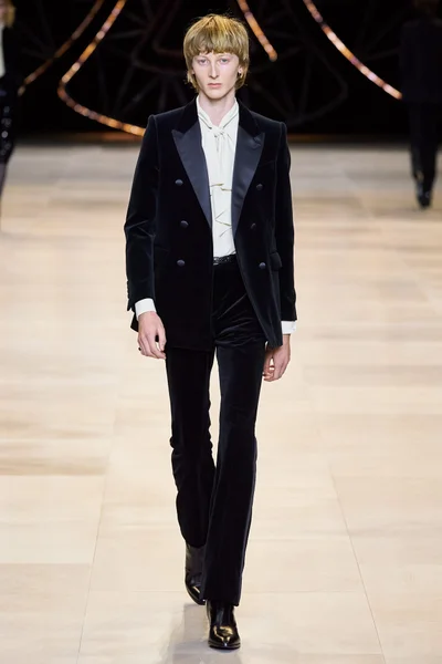 Look 11